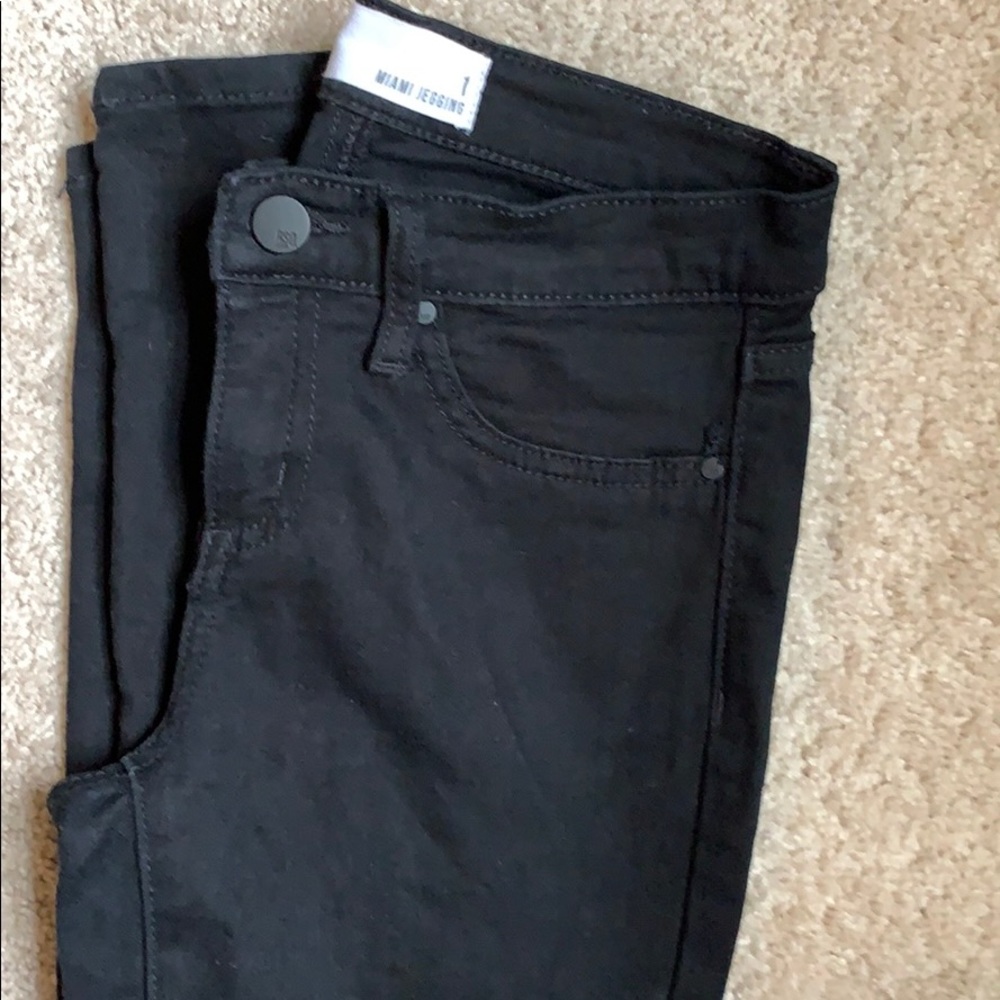 Black jeggings